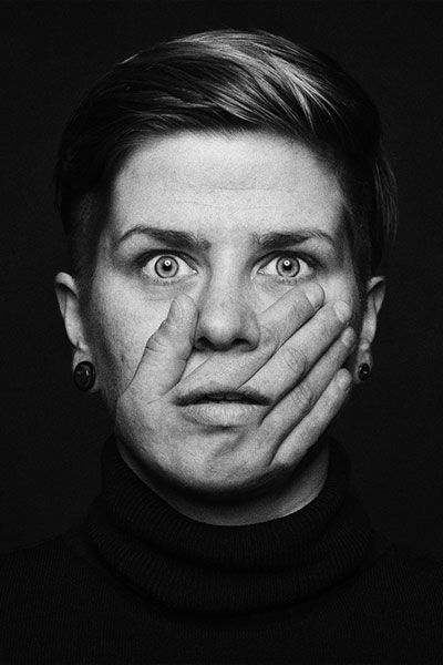 Christiane Zenkert: Line (aus der Serie Cover Me). 2014