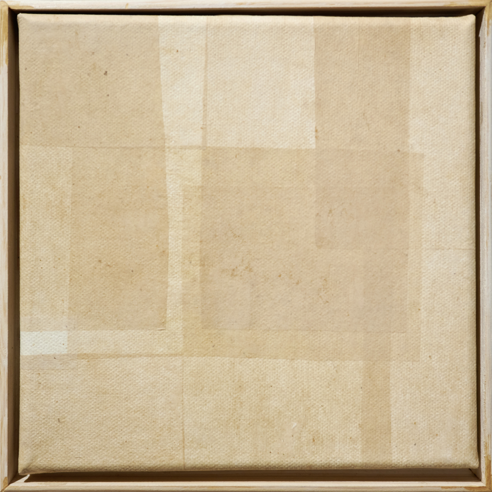 Claudia Aßmann: konstruktion t3. Teebeutel auf Leinwand, 2020, 30x30