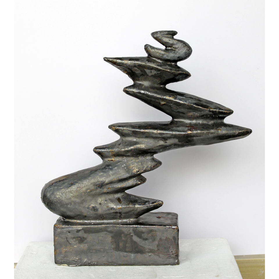 Susanne Lilienthal: Energie vertikal. keramische Plastik, Steinzeug mit Redoxengobe, 2020