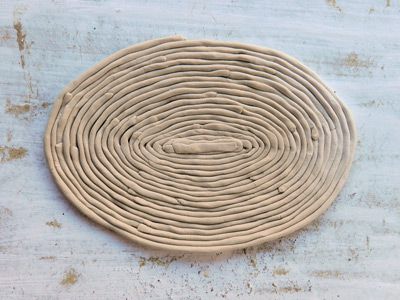 Dana JES aus: please, hold the line, 2019, Porzellan