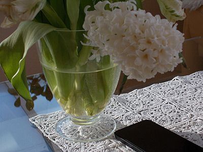 Maria Elise Raeuber: Glasvase Schneeblume, 2018, Foto/ Fineartprint